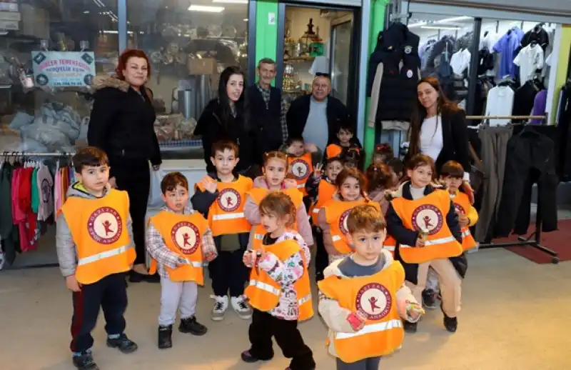 Minik Öğrencilerden Uzun Çarşı’da Anlamlı Kültür Gezisi