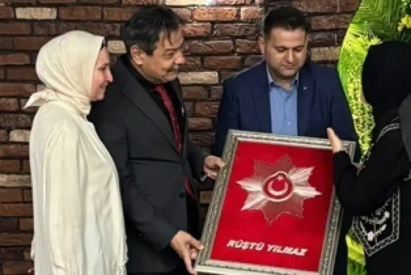 İl Emniyet Müdürü Rüştü Yılmaz’a Anlamlı Filografi Hediyesi