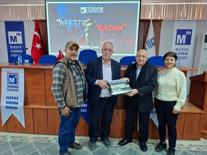 Kalaycıoğlu’ndan TGC Başkanı Vahap Munyar’a Hatay İpeği Hediyesi