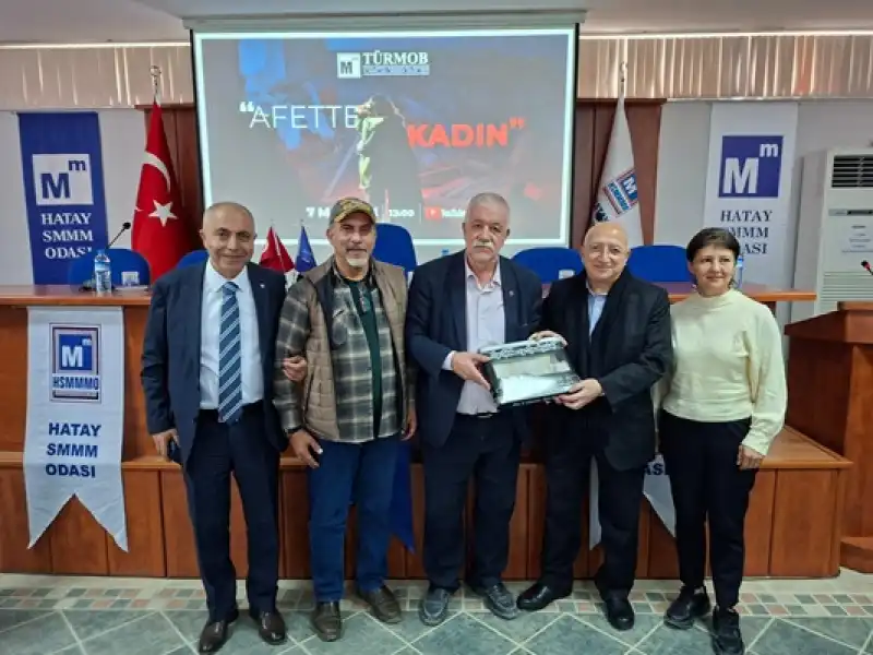 Kalaycıoğlu’ndan TGC Başkanı Vahap Munyar’a Hatay İpeği Hediyesi