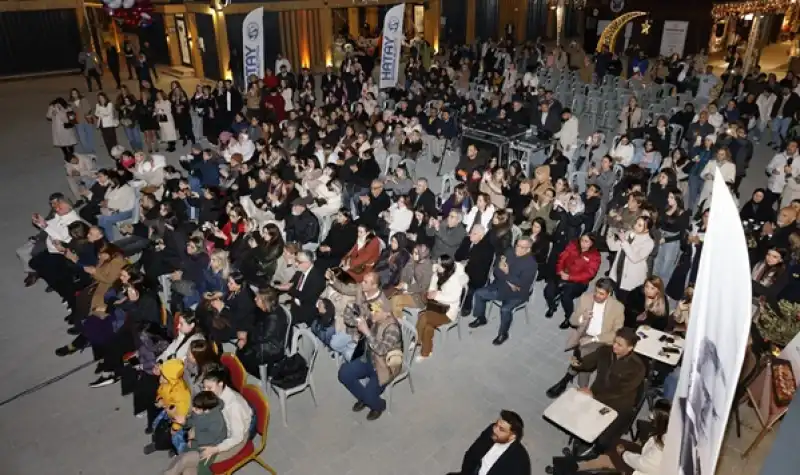 Medeniyetler Korosu Kültür Sanat Çarşısı’nda Sahne Aldı