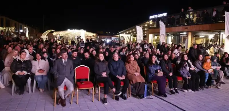 Medeniyetler Korosu Kültür Sanat Çarşısı’nda Sahne Aldı