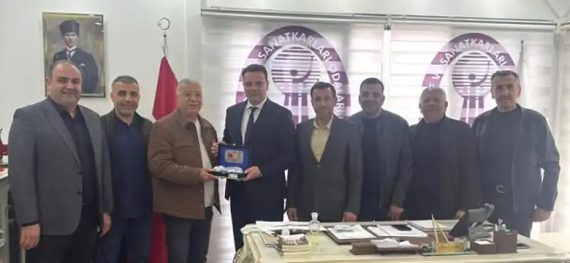 Başkan Yılmaz Galerici Esnafla Hatay’ı Konuştu