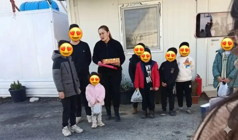 İstanbul’daki Öğrencilerden Hataylı Depremzede Çocuklara Bayram Hediyesi