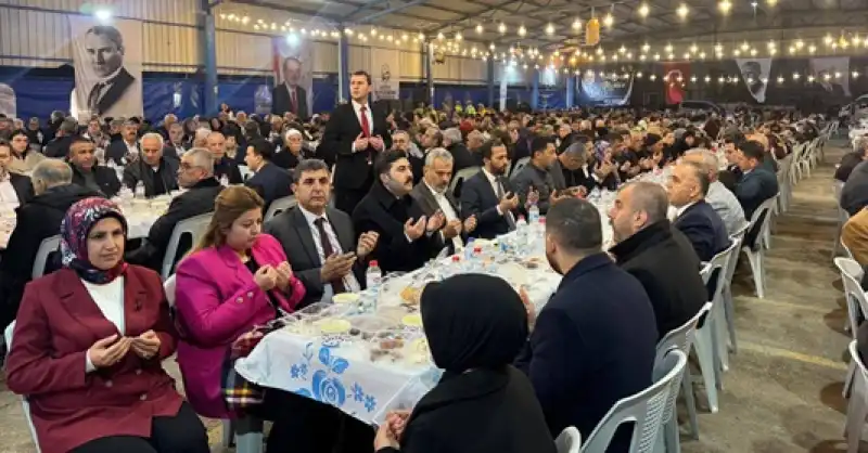 Başkan Öntürk Iftarını Yayladağılı Vatandaşlarla Yaptı