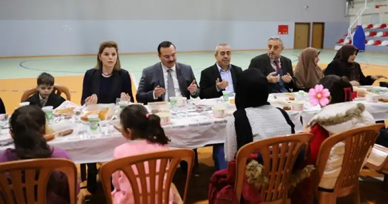 Altınözü’nde Yetim Ve Öksüz Ailelerle Anlamlı İftar Buluşması