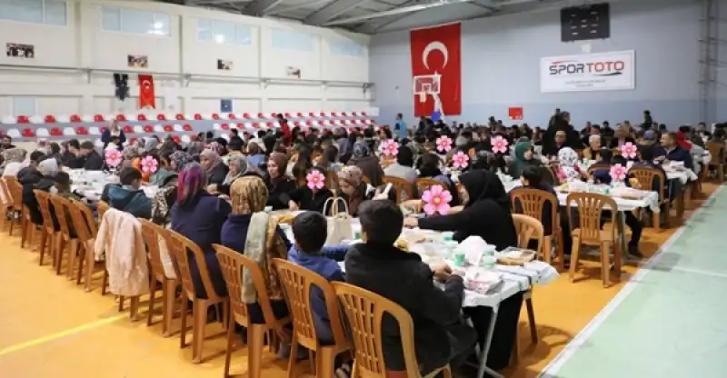 Altınözü’nde Yetim Ve Öksüz Ailelerle Anlamlı İftar Buluşması