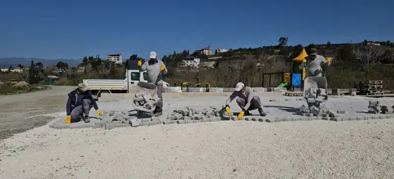 Karaçay Mahallesi çok Amaçlı Salonunda çalışmalar Sürüyor 