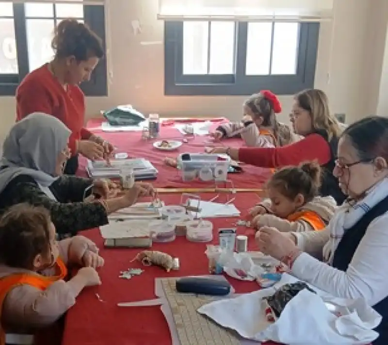 Minik Öğrencilerden Büyüklerine Bayram Öncesi Vefa