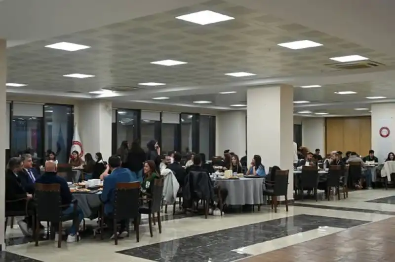 MKÜ’de Öğrenci Topluluklarıyla İftar Buluşması