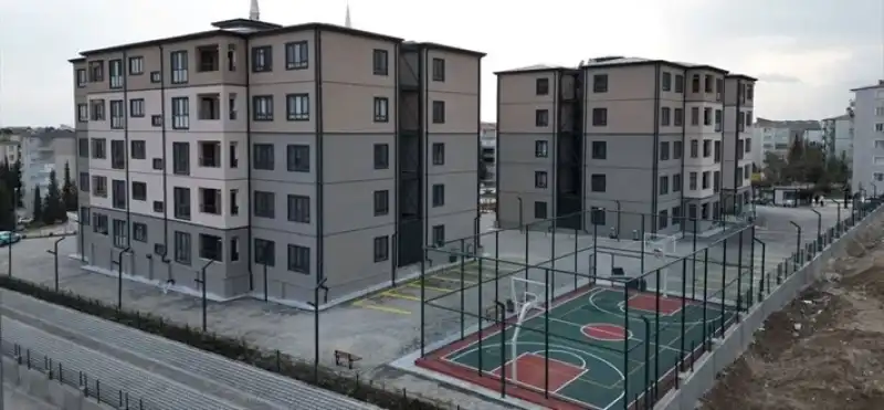 İş Bankası, Deprem Bölgesindeki Çalışanları İçin Lojmanları Tamamladı