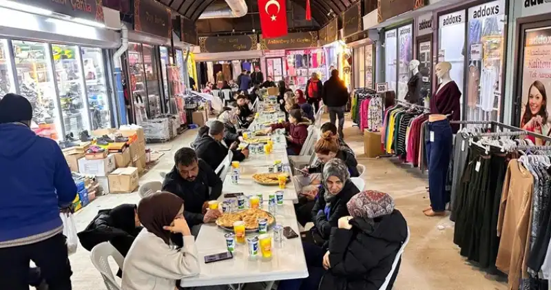 Uzun Çarşı’da Geleneksel İftar Buluşması