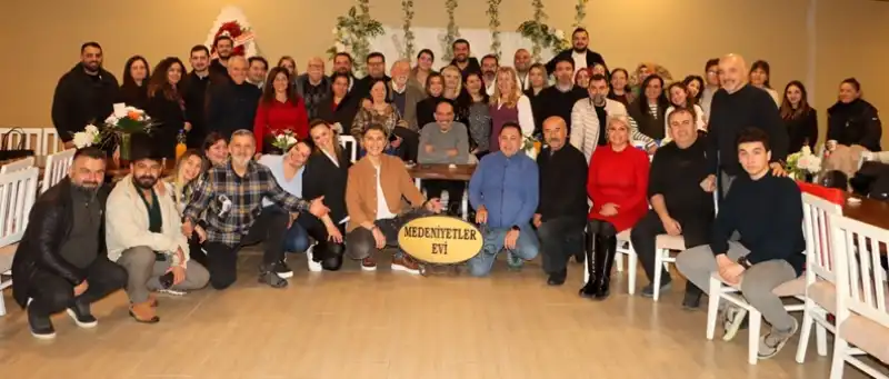 Kadir Gecesi’nde Medeniyetler Korosu’ndan Kardeşlik Sofrası