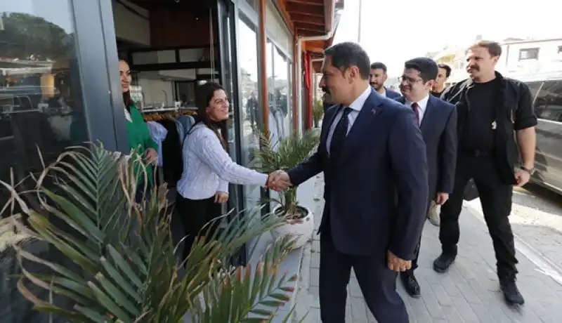 Arsuz Esnafından Vali Masatlı’ya Sevgi Gösterisi; ‘Ayağına Taş Değmesin’