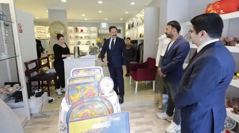 Arsuz Esnafından Vali Masatlı’ya Sevgi Gösterisi; ‘Ayağına Taş Değmesin’