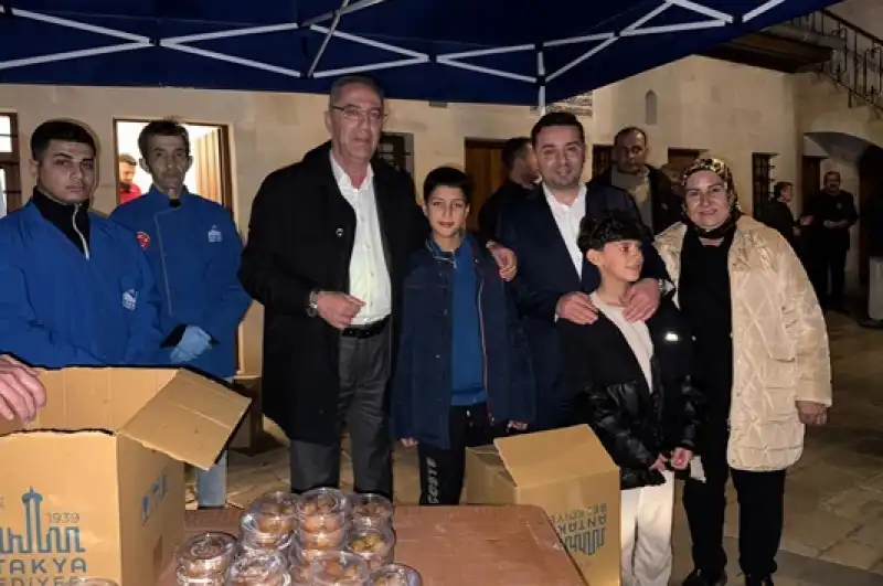 Başkan Yapar, Kadir Gecesi Münasebetiyle Düzenlenen Programda Vatandaşlarla Bir Araya Geldi 