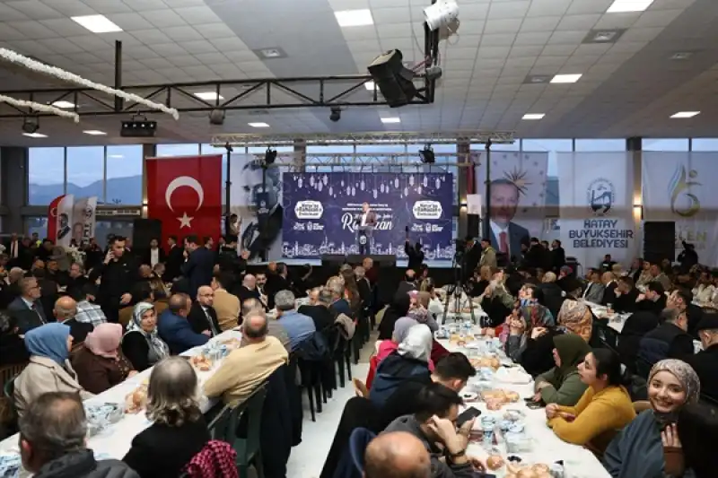 Vatandaşlardan Başkan Öntürk’e Iftar Sonrası Doğum Günü Sürprizi