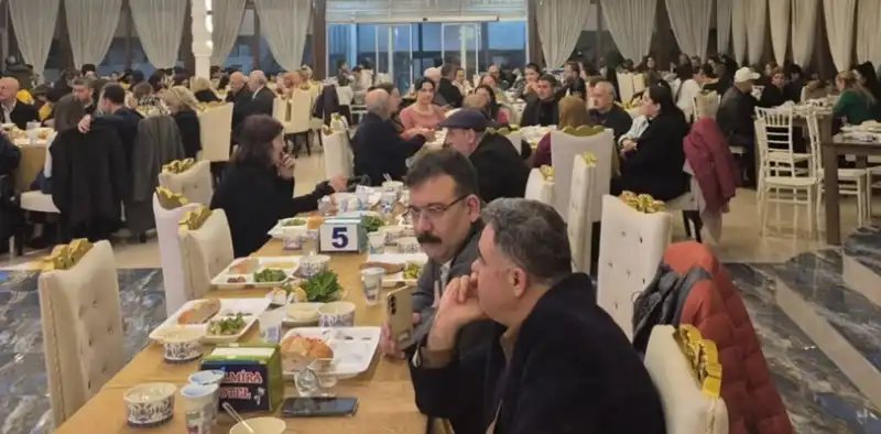 Konteyner Kentlerde Yaşamını Sürdüren 600 Depremzede Vatandaşı Bir Araya Getirdiler