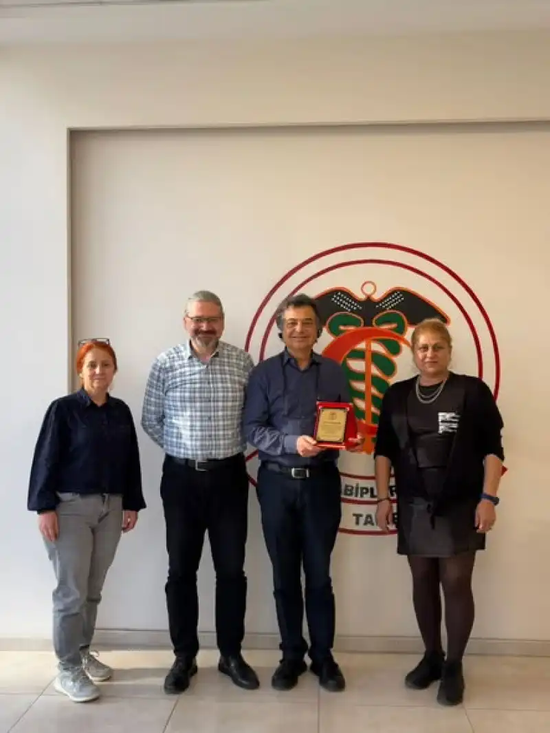 Hataylı Prof.Dr. Sedat Kalaycıoğlu’na 40. Yıl Plaketi