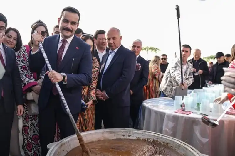 Özbekistan’dan Türkiye’ye Hataylılarla Bayram Selamı!