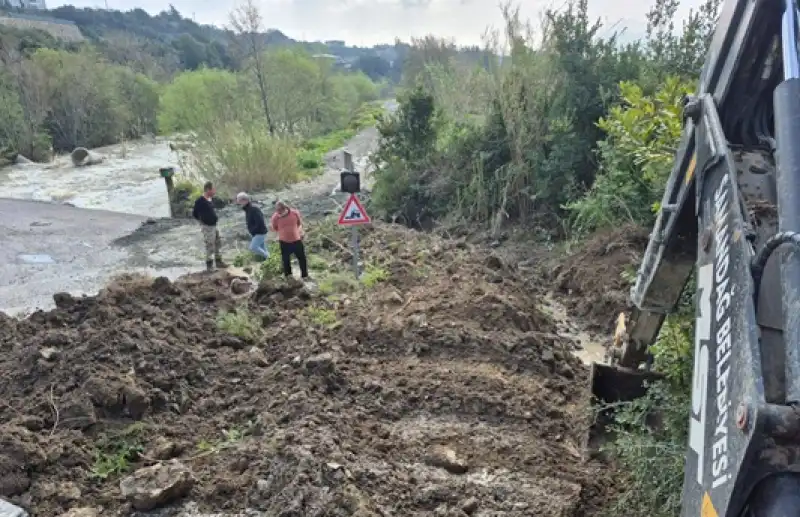 Karaçay Barajı Kapağı Açıldı Yol-köprü çöktü!..