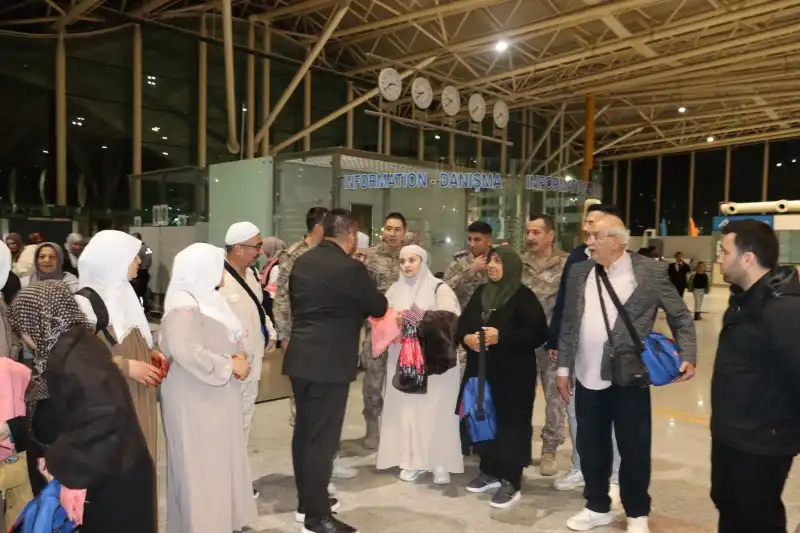 Şehit Emanetleri Kutsal Topraklara Dualarla Uğurlandı