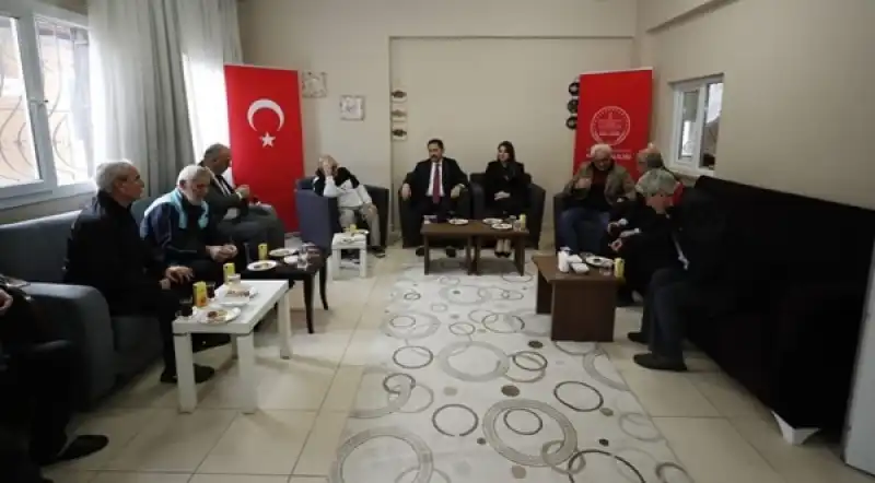 Masatlı Ailesi Büyüklerin Elini öptü