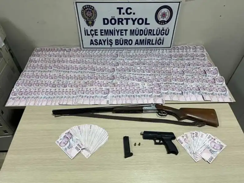 Park Halindeki Araçtan Para Çalan Hırsız Yakalandı!