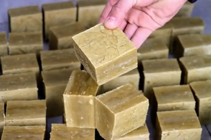 Üçüncü Kuşak Sabun Ustası Emre Kaya Geleneği Yaşatıyor