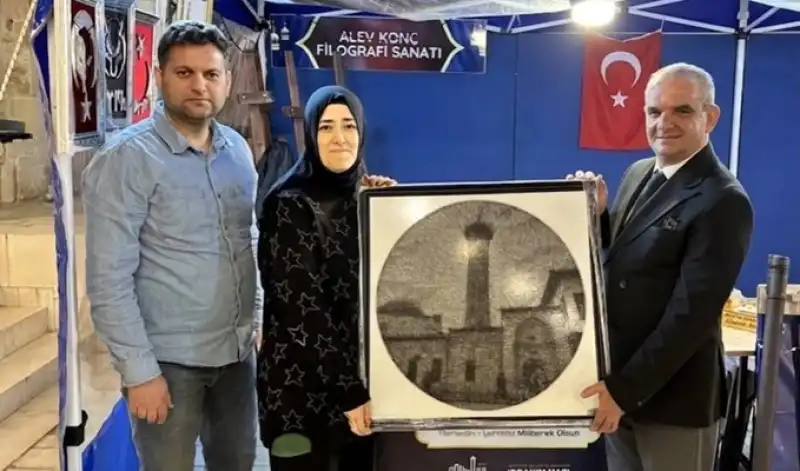 Habibi Neccar Camii Tablosu Müdür Şenkule’ye Takdim Edildi
