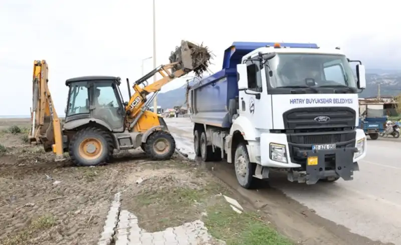 HBB’den Yoğun Yağış Sonrası Sahil Temizliği