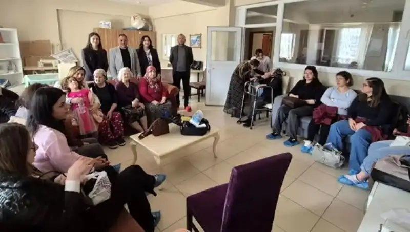 Hatay Huzurevi’nde Anlamlı Dokunuş: Yaşlılara Gönüllü Bakım Hizmeti