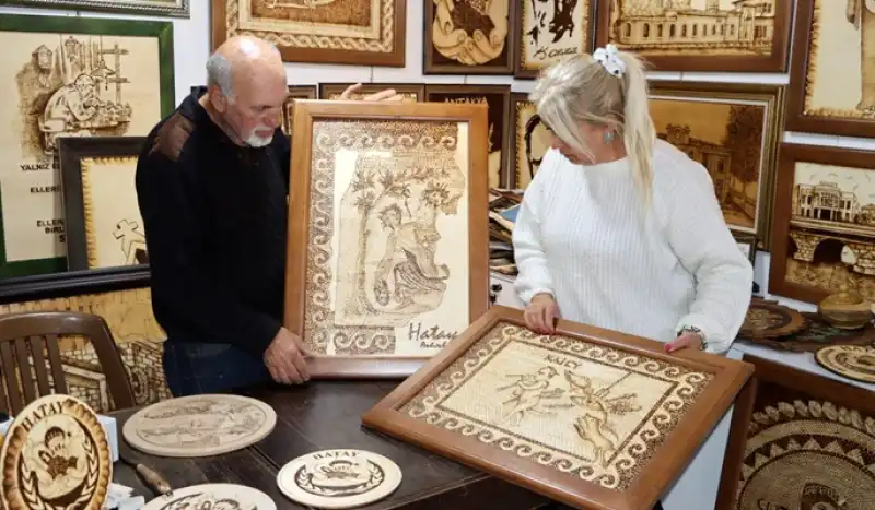 Gülbol Çiftinden Mozaiklere Yakma Resim Yorumu