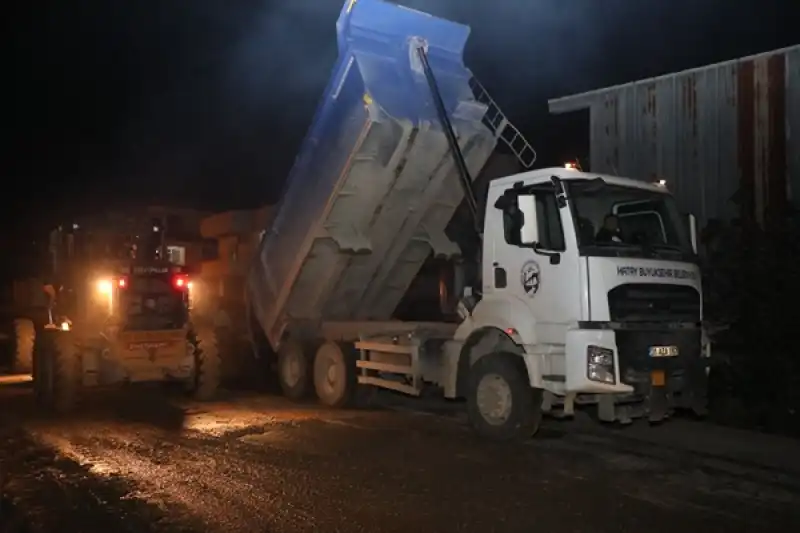 Antakya’da Yol Bakım Ve Onarım çalışmaları Devam Ediyor