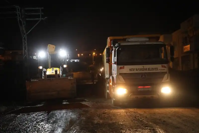 Antakya’da Yol Bakım Ve Onarım çalışmaları Devam Ediyor