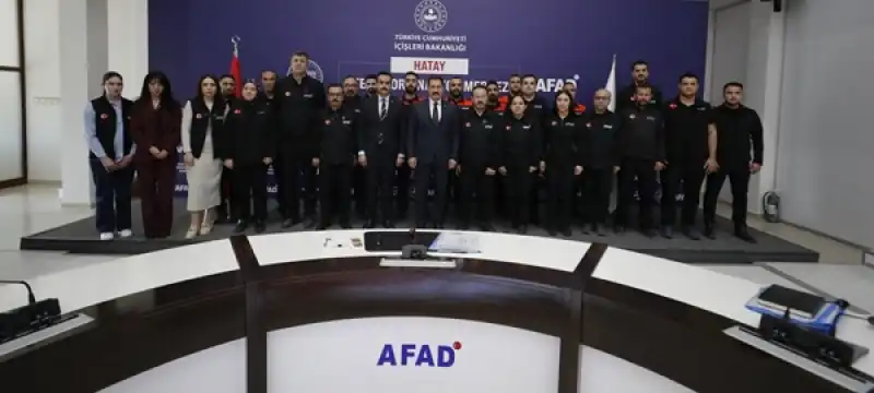 Hatay Valisi, AFAD Personellerine Rütbe Taktı