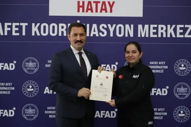 Hatay Valisi, AFAD Personellerine Rütbe Taktı