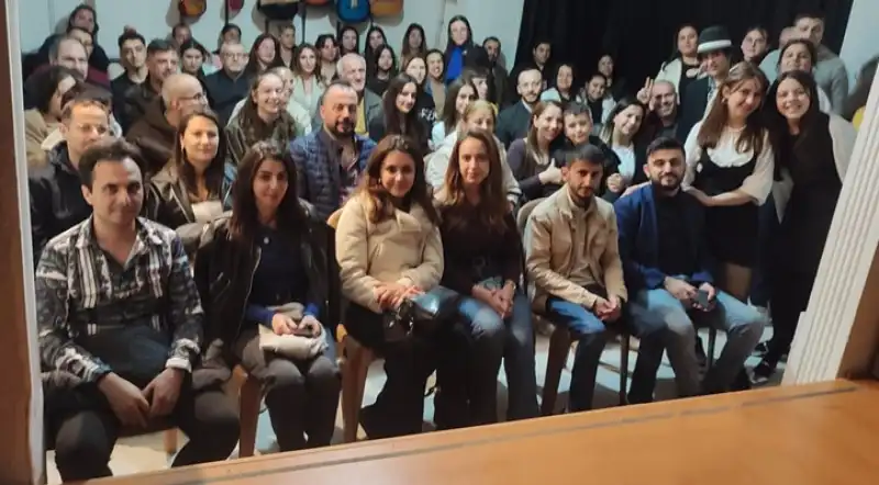 Nazım” Adlı Oyun, Sanatseverlerle Buluşarak Izleyicilere Duygu Yüklü Anlar Yaşattı