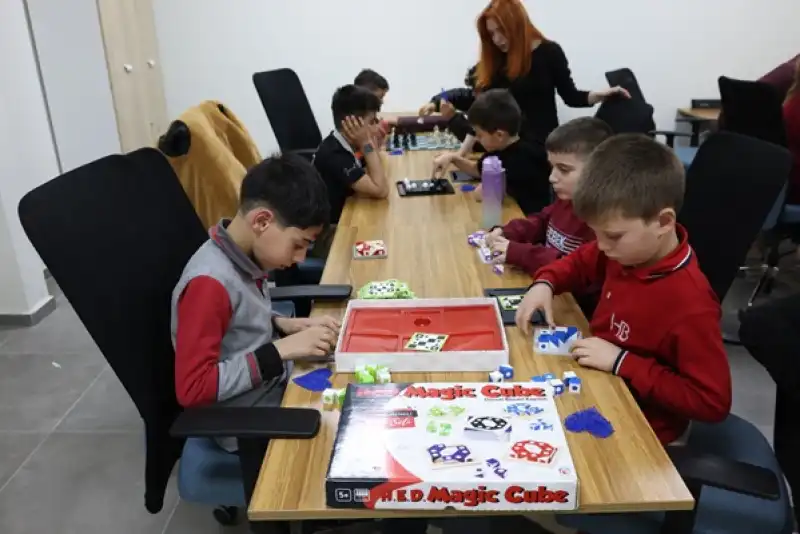 Hatay Gençleri Bilimde öne çıkıyor