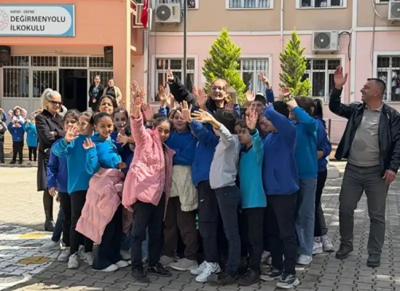 Minik Kalplerden Büyük Sevgi: Çilem Artan Gözyaşlarını Tutamadı