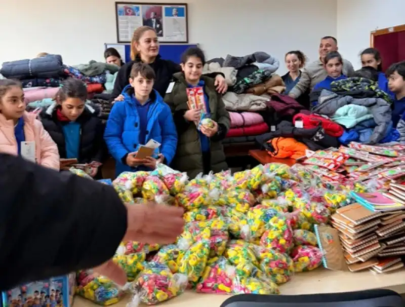 Minik Kalplerden Büyük Sevgi: Çilem Artan Gözyaşlarını Tutamadı