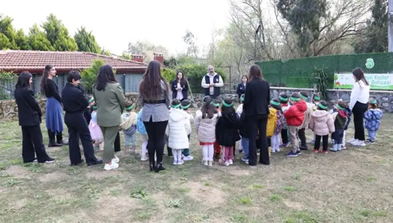 Minikler, HBB Ile Okullarını Ağaçlandırıyor