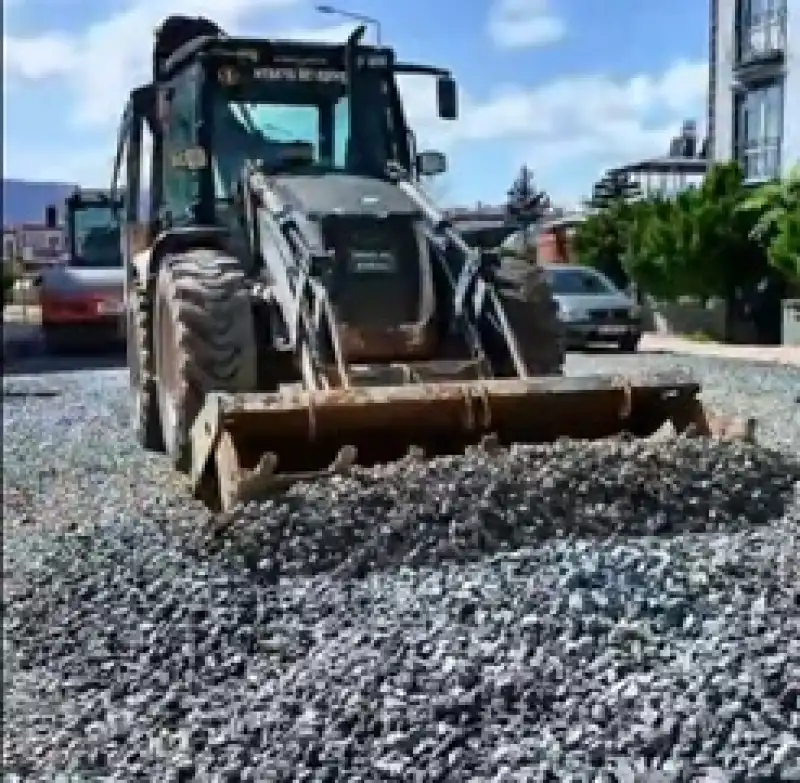 Vatandaşların Mağduriyet Yaşamaması Için Yol çalışmaları Aralıksız Sürüyor