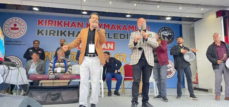Kırıkhan’da Roman Kültürünün Coşkusu: Protokol Ve Vatandaşlar Aynı Halayda Buluştu
