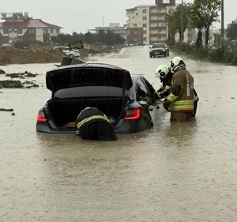 Antakya’da Yağış Yaşamı Olumsuz Etkiledi