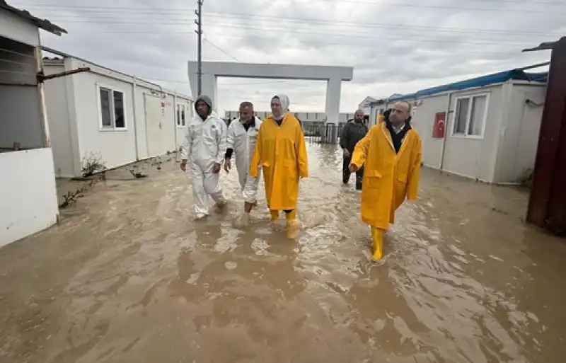 Sağanak Yağıştan Etkilenen Bölgelere Müdahale! 