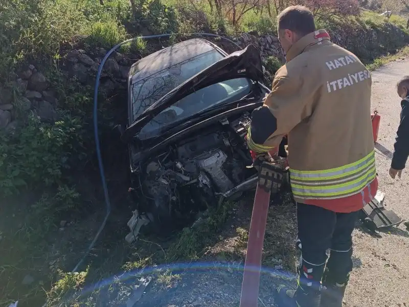 Yoldan Çıkan Otomobilden Yaralı Kurtarıldı