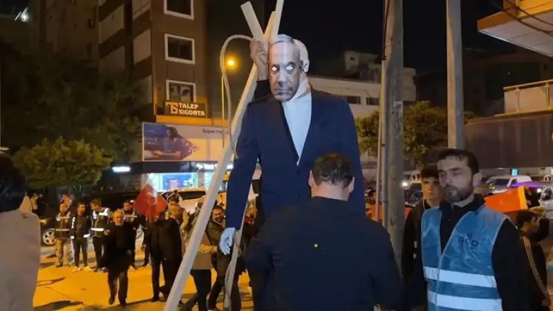 Temsili Netanyahu Darağacına Asıldı