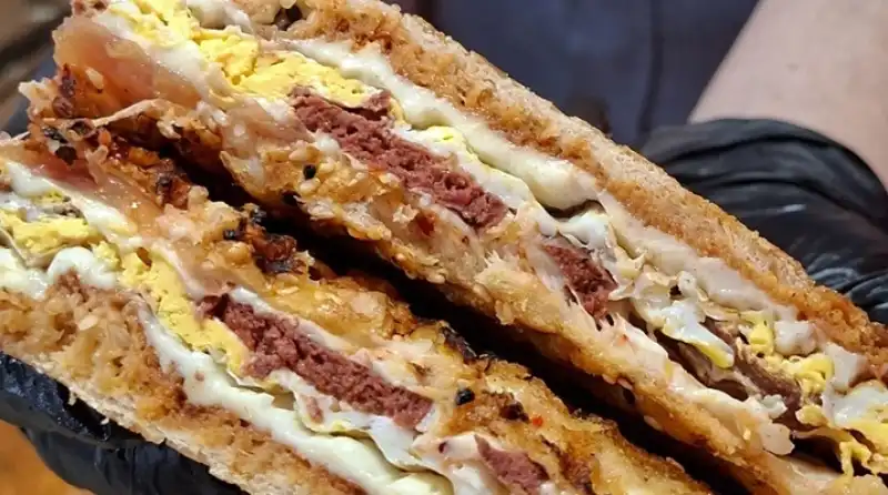 Bu Tost Bambaşka! Hacıpaşa’da Osman Fansa Farkı 