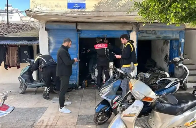 Motor Hırsızlığına Yönelik Denetimlerde Uyuşturucu Da Ele Geçirildi
